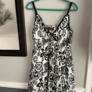 Black and White Speed Control Dress Size 3x